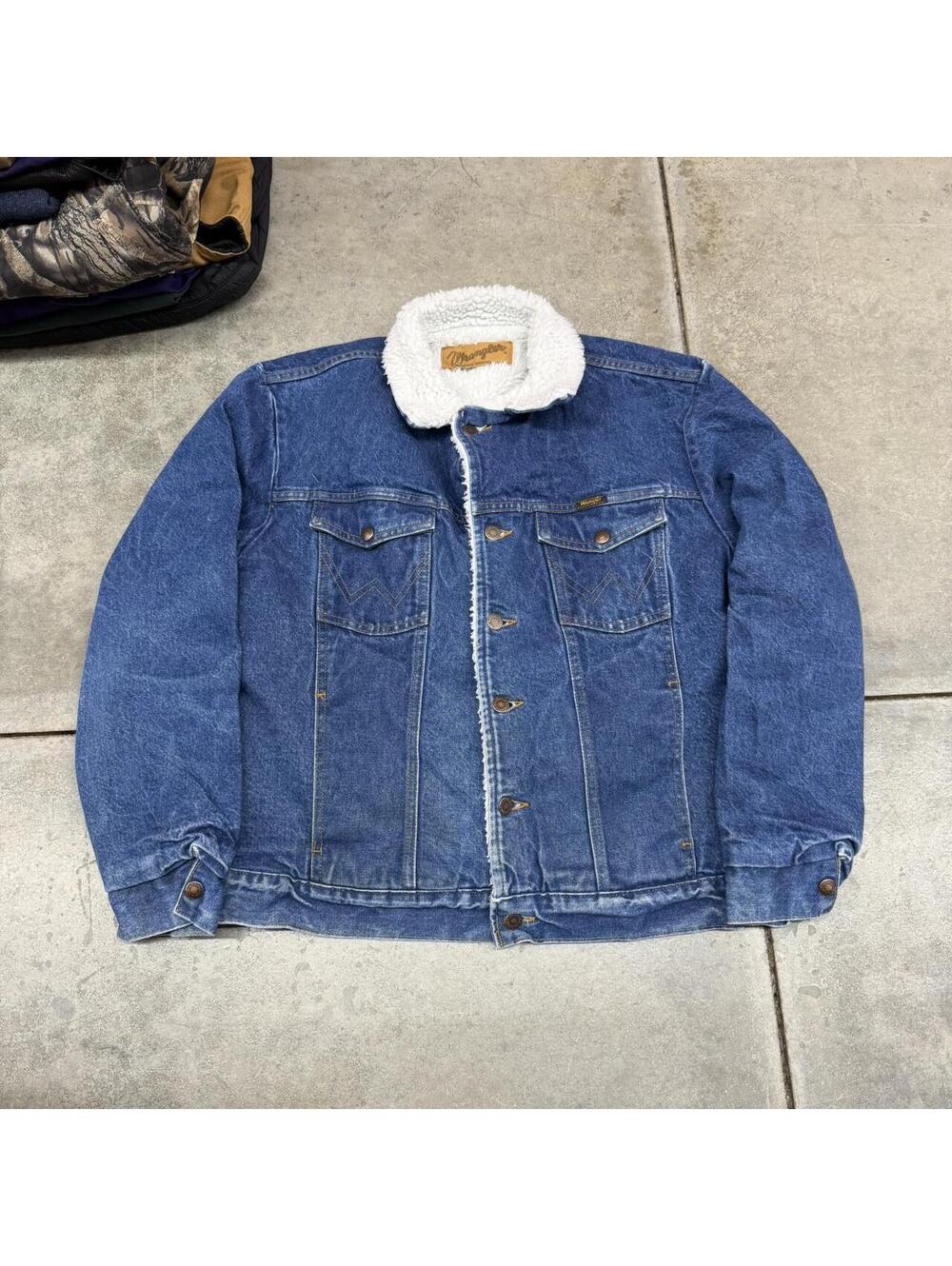 vintage wrangler sherpa lined denim trucker jean jacket size medium